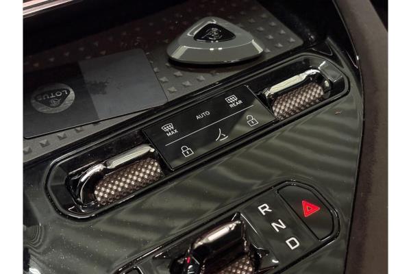 Lotus Eletre EDS 450 4WD 112 kWh 612pk 2023 (Origineel-NL), X-319-JJ