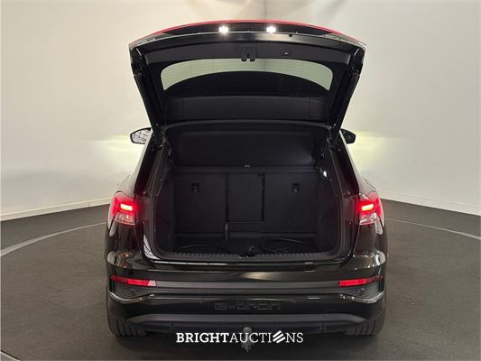 Audi Q4 50 Launch edition S Competition Quattro 77 kWh 2021 (Origineel-NL), N-031-PL