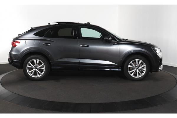 Audi Q3 45 e S Edition TFSI 266pk 2022 (Origineel-NL), P-122-PB