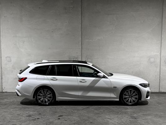BMW 320e Touring Business Edition Plus M-Sport 204pk 2022 (Origineel-NL + 1e Eigenaar) 3-Serie G21, P-991-JH