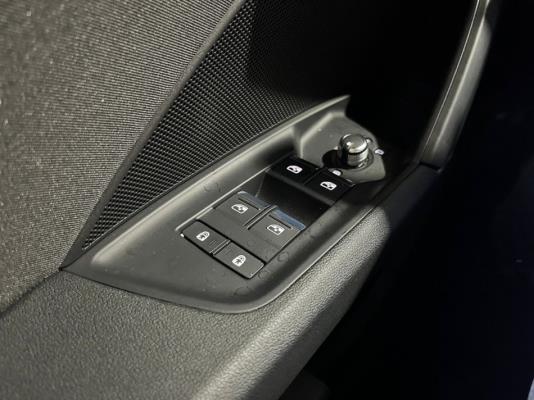 Audi A3 Limousine 30 Business edition TFSI 110pk 2021 (Origineel-NL), L-115-GX