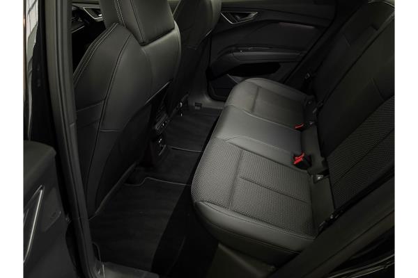 Audi Q4 Sportback 40 Launch edition S Competition 77 kWh 204pk 2022 (Origineel-NL), P-433-PR