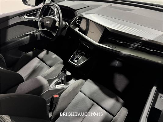 Audi Q4 e-tron 40 Launch edition Advanced 77 kWh 204pk 2021 (Origineel-NL), N-414-FZ