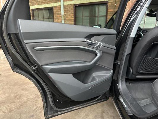 Audi e-tron 50 quattro Business edition 71 kWh 313pk 2020 (Origineel-NL + 1e eigenaar), K-578-JS