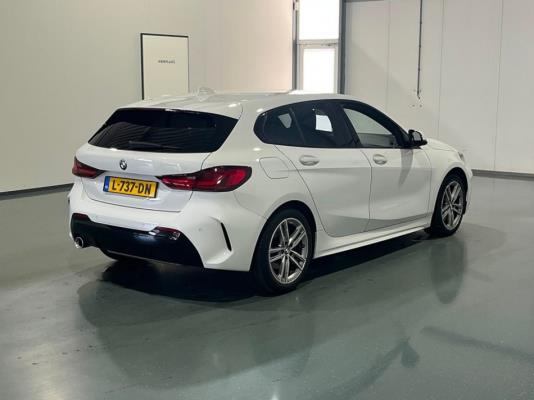 BMW 118i 1-serie Business Edition Plus M-pakket 136pk 2021 (Origineel-NL) 1-Serie, L-737-DN