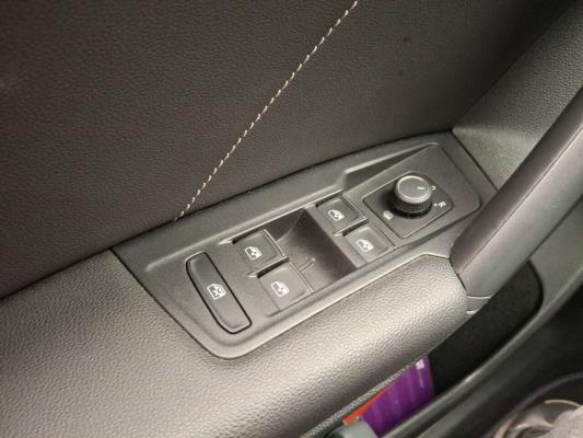 Volkswagen Tiguan R-Line 1.5 TSI 150pk 2021 (Origineel-NL), K-340-VD