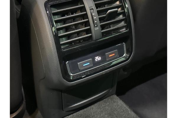 Volkswagen Passat Elegance Business R 1.5 TSI 150pk 2020 (Origineel-NL), H-005-BZ