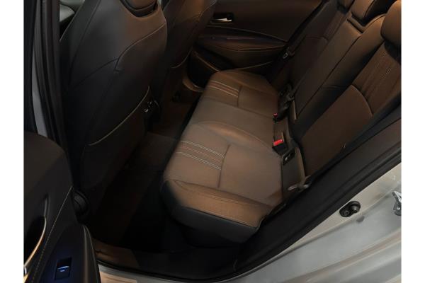 Toyota Corolla Touring Sport Hybrid GR-Sport 2.0 261pk 2021 (Origineel-NL), K-880-PR