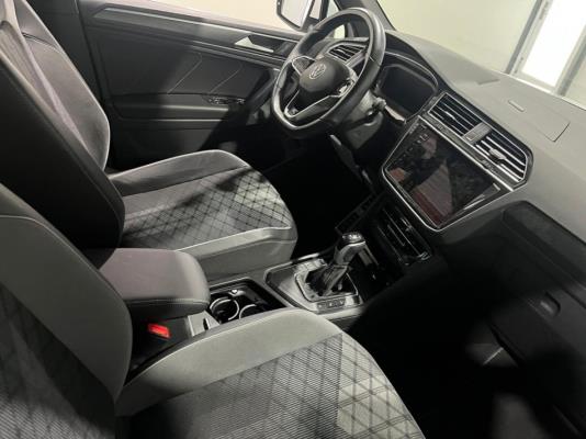 Volkswagen Tiguan eHybrid R-Line Business 1.4 TSI 265pk 2022 (Origineel-NL), R-564-PV