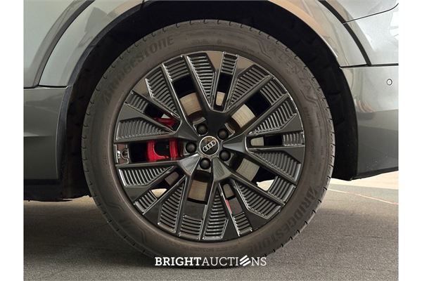 Audi Q8 55 S Edition Competition Quattro 115 kWh 2024 (Origineel-NL), Z-182-HF