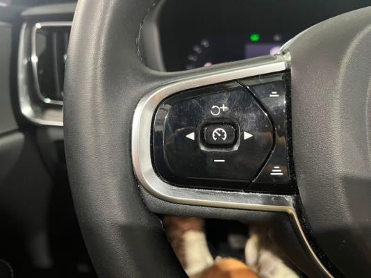Volvo V60 T6 Plug-in Hybrid Plus Dark 2.0 AWD 398pk 2023 (Origineel-NL), T-198-JS