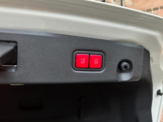 Mercedes-Benz CLS63 AMG 5.5 V8 525pk 2012 CLS-Klasse (53.000 KM)
