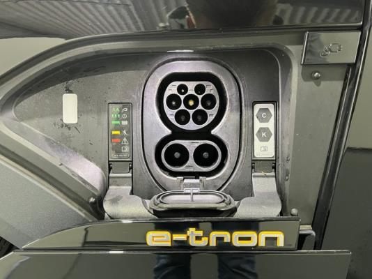 Audi e-tron 55 edition Quattro 95 kWh 408pk 2022 (Origineel-NL), P-016-NL