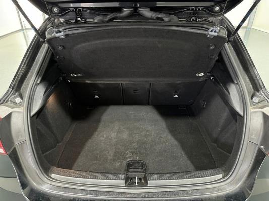 Mercedes-Benz A200 Business Solution AMG 163pk 2019 (Origineel-NL) A-Klasse, XH-436-L