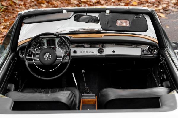 Mercedes-Benz 280 SL Pagode – Handgeschakeld – EU-uitvoering – 2.8 liter zes-in-lijn. 