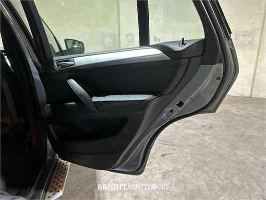 BMW X5 xDrive48i 4.8 V8 E70 355pk 2007, P-834-RB Youngtimer