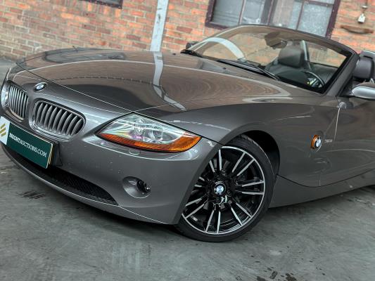 BMW Z4 Roadster 3.0i S 231pk 2004 (Hardtop + Softtop) Origineel-NL, 36-NV-HZ Youngtimer
