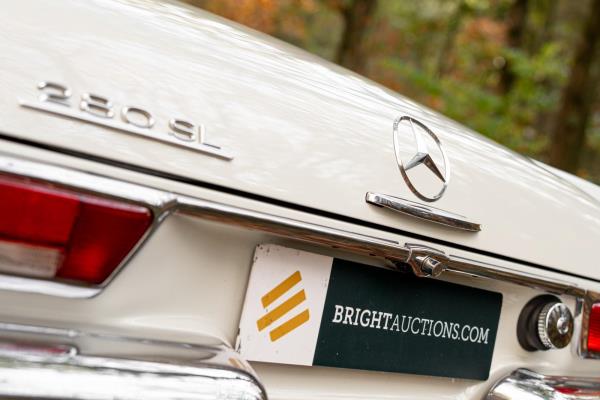 Mercedes-Benz 280 SL Pagode – Handgeschakeld – EU-uitvoering – 2.8 liter zes-in-lijn. 