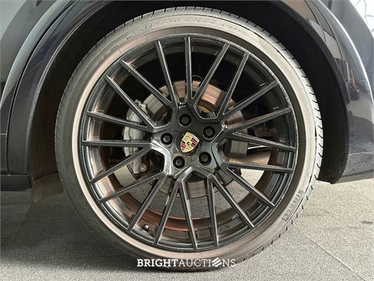 Porsche Cayenne E-Hybrid Platinum Edition 3.0 476pk 2022 (Origineel-NL), P-588-ZV