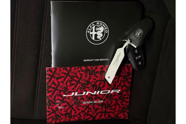 Alfa Romeo Junior Elettrica Veloce 54 kWh 281pk 2025 (Origineel-NL), JLX-71-H