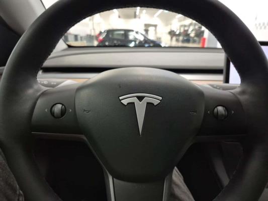 Tesla Model Y RWD 58 kWh 238pk 2023 (Origineel-NL), X-697-DL