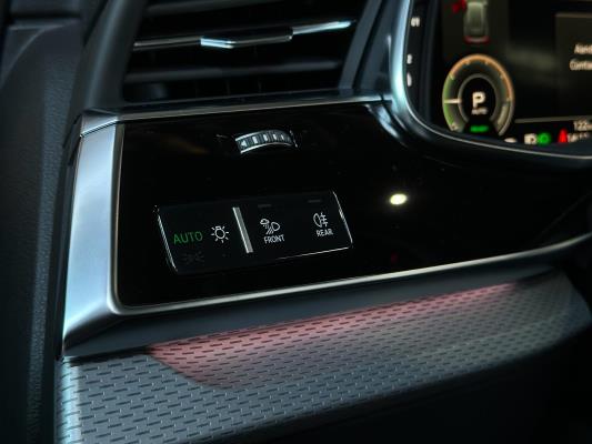 Audi Q8 55 TFSIe Quattro 3.0 V6 S-Line -NIEUW- 394PK 2025 Plug-In Hybrid (Fabrieksgarantie)