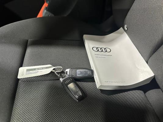 Audi Q4 35 Launch Edition 55 kWh 170pk 2021 (Origineel-NL), N-506-XJ