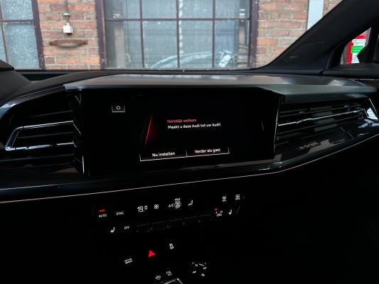 Audi Q4 e-tron 50 quattro Launch edition S Competition 77 kWh 299pk 2022 (Origineel-NL+1e eigenaar), P-122-GB 