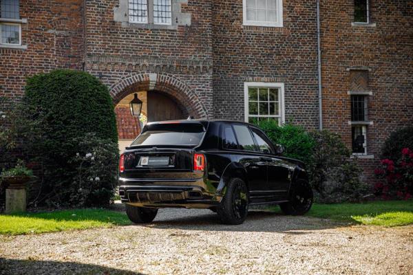 Rolls-Royce Cullinan 6.75 V12 (NOVITEC-WIDEBODY) 570pk 2021