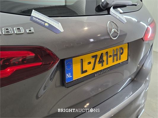 Mercedes-Benz B180d Launch Edition Premium 116pk 2019 B-klasse, L-741-HP