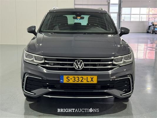 Volkswagen Tiguan eHybrid R-Line Business 1.4 TSI 265pk 2023 (Origineel-NL), S-332-LX