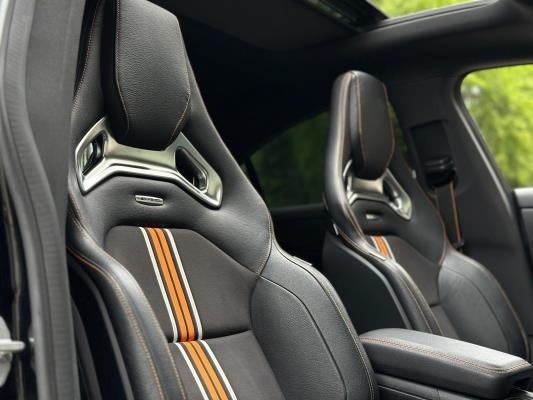 Mercedes-Benz CLA45 4Matic OrangeArt Edition CLA-klasse 360pk 2015, NL-Kenteken