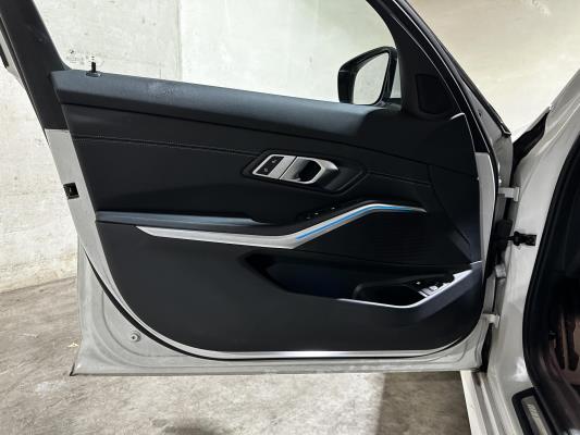 BMW 320e Touring Business Edition Plus M-Sport 204pk 2022 (Origineel-NL + 1e Eigenaar) 3-Serie G21, P-991-JH