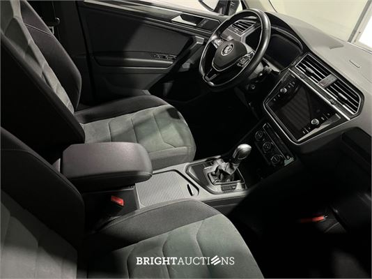 Volkswagen Tiguan ACT Highline 1.5 TSI 150pk 2020 (Origineel-NL), J-230-BK