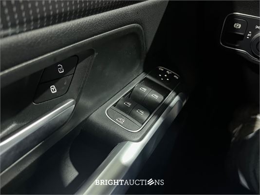 Mercedes-Benz EQB 25067 BusinesS-Line 7p 67 kWh 190pk 2022 (Origineel-NL) EQB-Klasse, R-981-KK