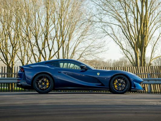 Ferrari 812 Superfast 6.5 V12 HELE -CARBON- 796pk 2020