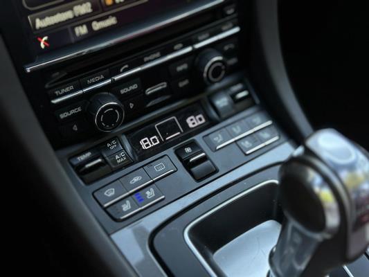 Porsche 911 991 Turbo S 3.8 6-cilinder Cabrio 560pk 2014 (Origineel-NL), NL-kenteken