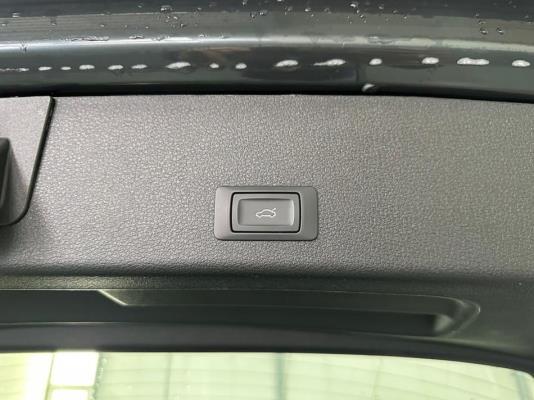 Audi Q8 e-tron 50 quattro Advanced Edition 95 kWh 340pk 2023 (Origineel-NL), T-629-HS