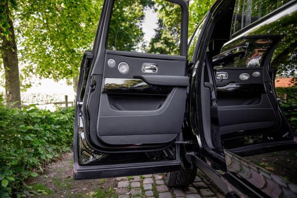 Rolls-Royce Cullinan 6.75 V12 (NOVITEC-WIDEBODY) 570pk 2021