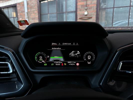 Audi Q4 e-tron 50 quattro Launch edition S Competition 77 kWh 299pk 2022 (Origineel-NL+1e eigenaar), P-122-GB 