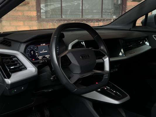 Audi Q4 e-tron 35 Launch edition 55 kWh 170pk 2021 (Origineel-NL+1e eigenaar), N-924-PK