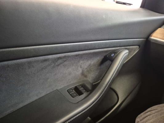 Tesla Model 3 Stnd.rwd PLUS 60 kWh 238pk 2021 (Origineel-NL), L-538-BK