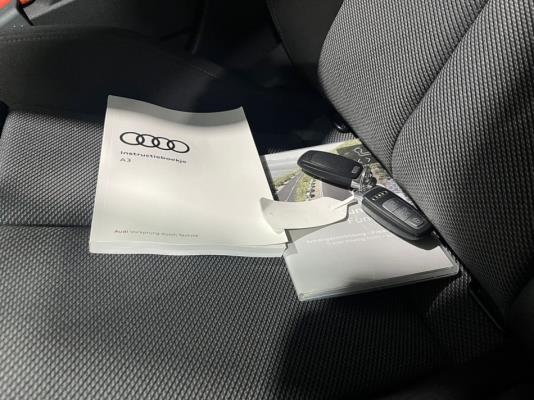 Audi A3 Limousine 30 Business edition TFSI 110pk 2021 (Origineel-NL), L-115-GX