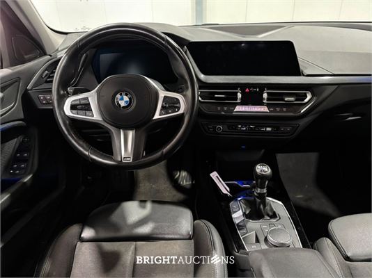 BMW 118i 1-serie Business Edition 136pk 2022 (Origineel-NL) 1-Serie, P-610-TJ
