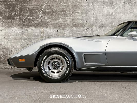 Chevrolet Corvette 5.7 V8 Convertible Two-Tone L-82 ANNIVERSARY EDITION 1 YZ 87 194pk 1978, 15-XXL-9