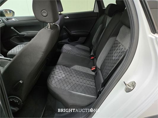 Volkswagen Taigo R-Line Business 1.0 TSI 110pk 2022, X-928-KN