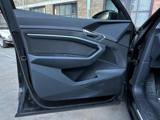 Audi e-tron 50 quattro edition 71 kWh 313pk 2020 (Origineel-NL+1e eigenaar), K-399-HL