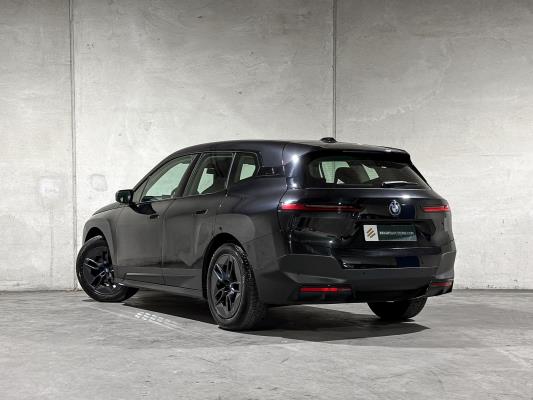 BMW iX xDrive40 Executive 77 kWh 326pk 2023 (Origineel-NL), T-756-HD