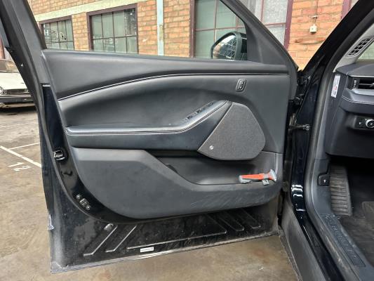 Ford Mustang Mach-E RWD 75 kWh 269pk 2021 (Origineel-NL + 1e eigenaar), N-361-JS