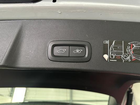 Volvo XC40 Recharge P8 R-Design Warmtepomp AWD 408pk 2021 (Origineel-NL), L-701-DV
